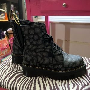 COPY - Doc Martens Platform side zip boots